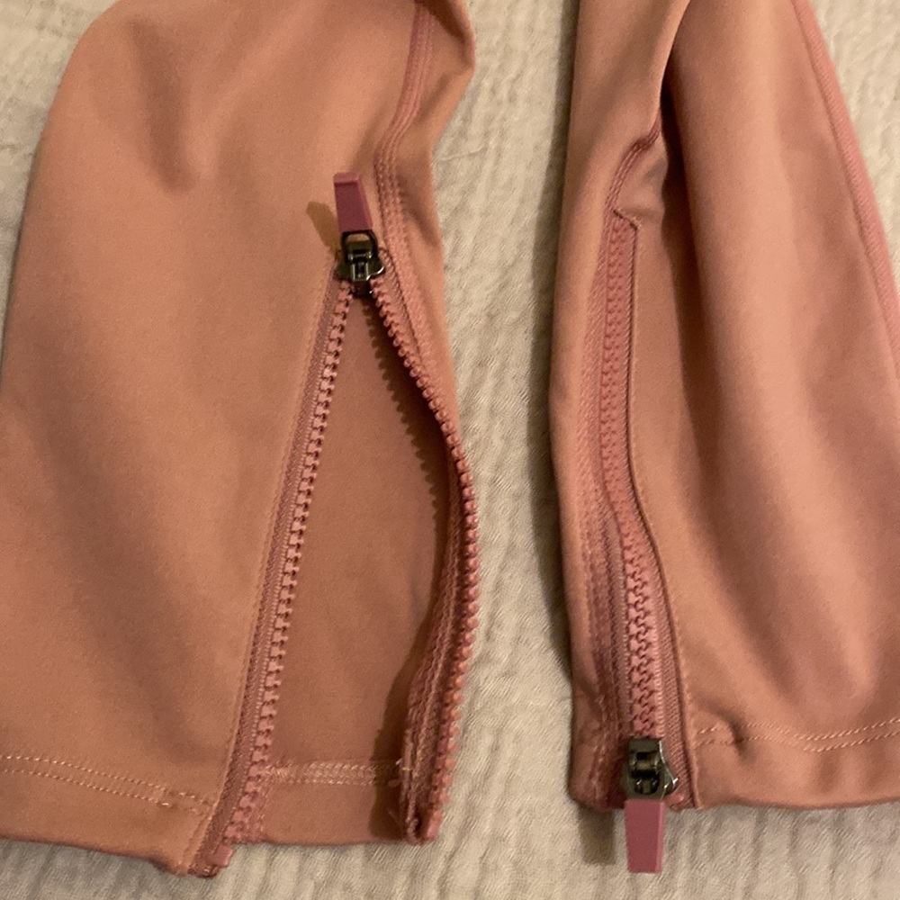 Fabletics Motion 365 leggings. Size S - Picture 9 of 9